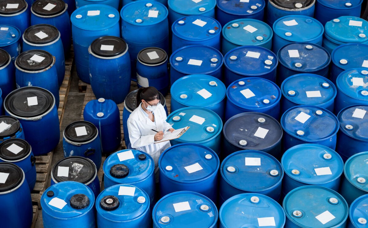 rsz_1woman-blue-barrels-516076710 Geopure About Us